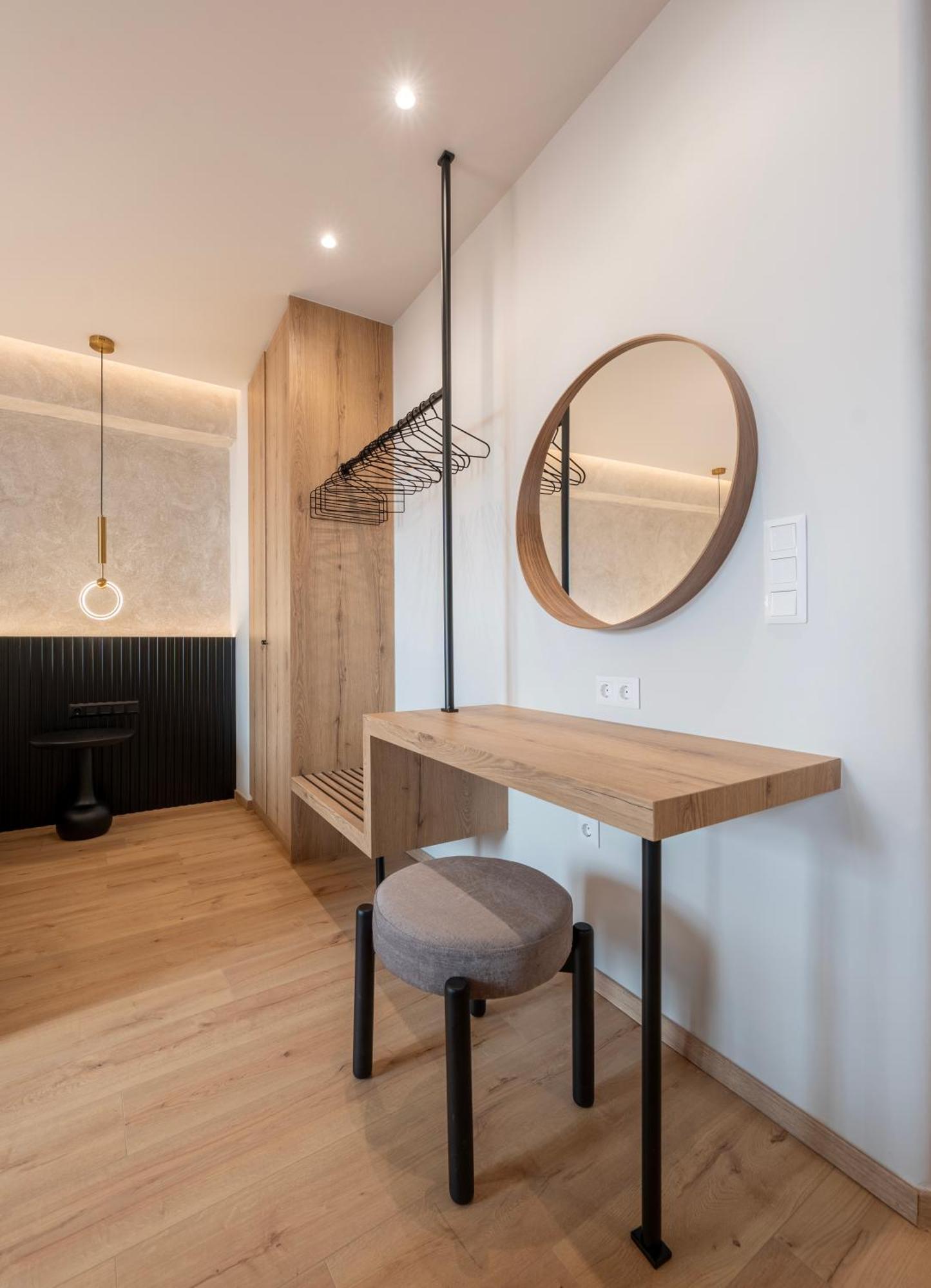 Derouse Eva Suite Jacuzzi & Sauna 아테네 외부 사진